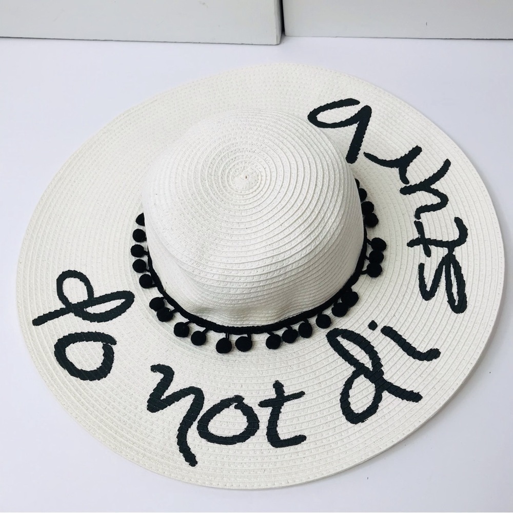 AUGUST ACCESSORIES Ivory Do Not Disturb Straw Sun Hat